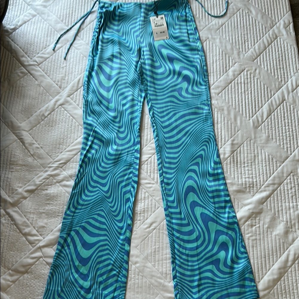 Zara women’s Blue and Turquoise Swirl satiny pant. Hippie BoHo disco 70s.